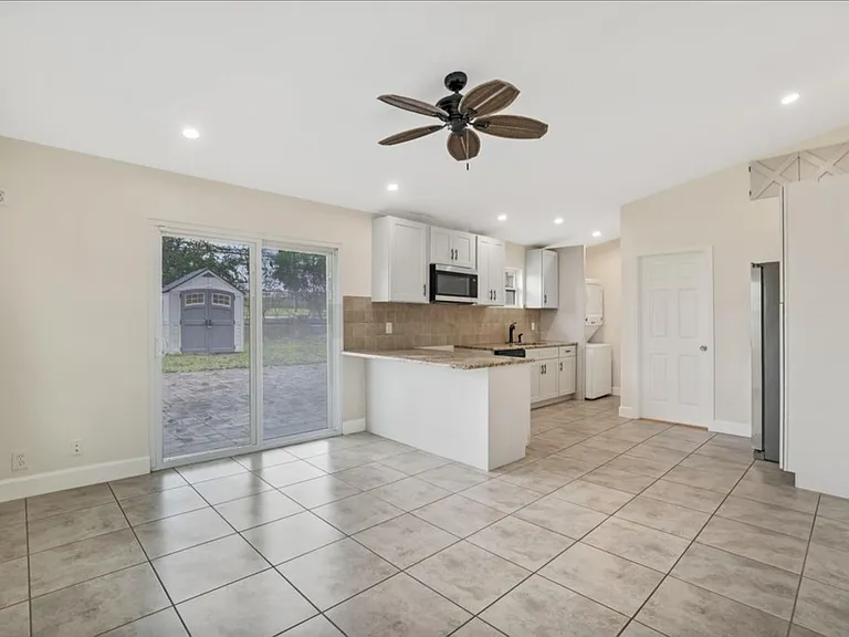 517 Sunrise Ct #B — Photo 3