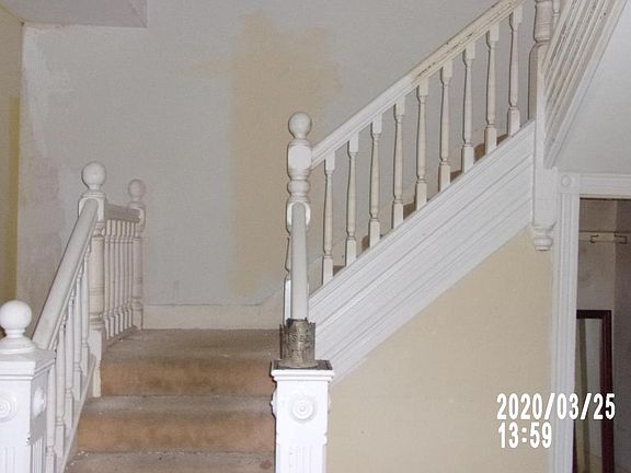 4th image of 407 Market St