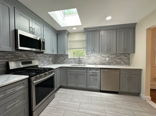 (undisclosed Address), Plainview, NY 11803