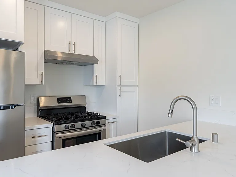 Walnut Properties — Photo 8