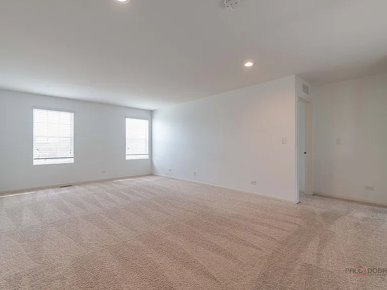 202 Minuet Cir — Photo 35