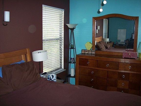 4th image of 826 E Charing Cross Cir