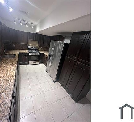 2nd image of 2050 NW 1st Ave #2050