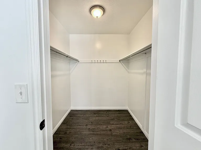 1091 & 1099 W Shepard Ln — Photo 19