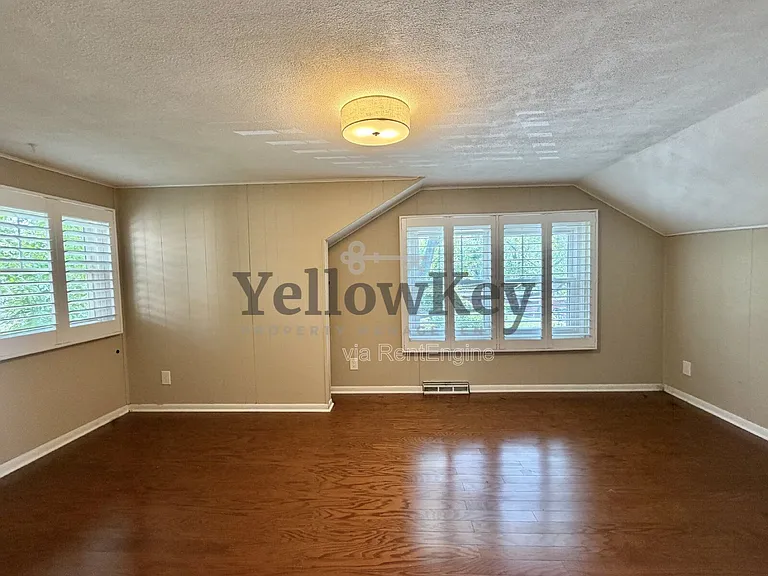 376 Hill Ave — Photo 14