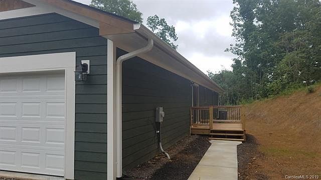 2nd image of 111 Buck Ridge Dr