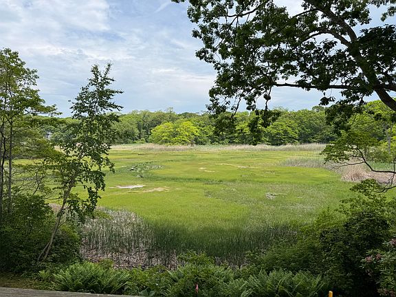 3rd image of 72 Loop Road