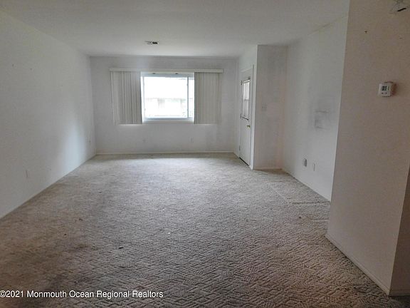 4th image of 40 Mallard Street #B