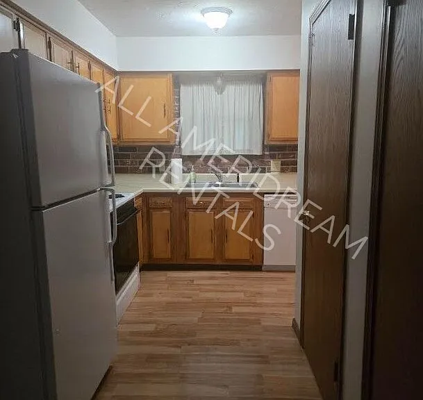 49 1/2 Meadowview Dr — Photo 2