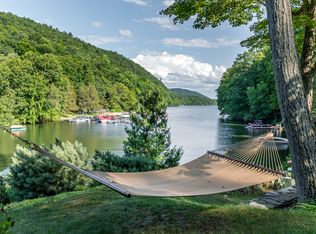 8 Cedar Point Dr, Sherman, CT 06784