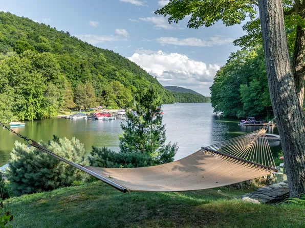 8 Cedar Point Dr, Sherman, CT 06784