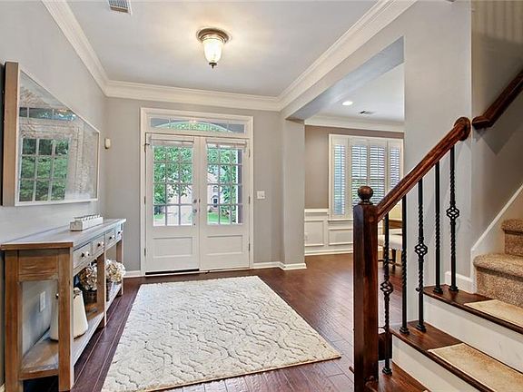 4th image of 3040 Darien Park Dr