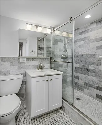 Sold by Century 21 Metropolitan | media 8