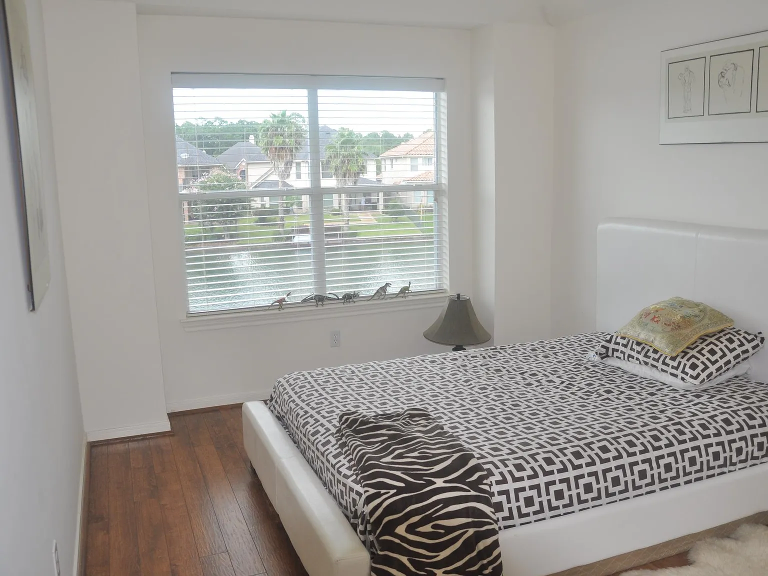 4 bed, 3.5 bath, 3129 sqft, $3,500 — Photo 2