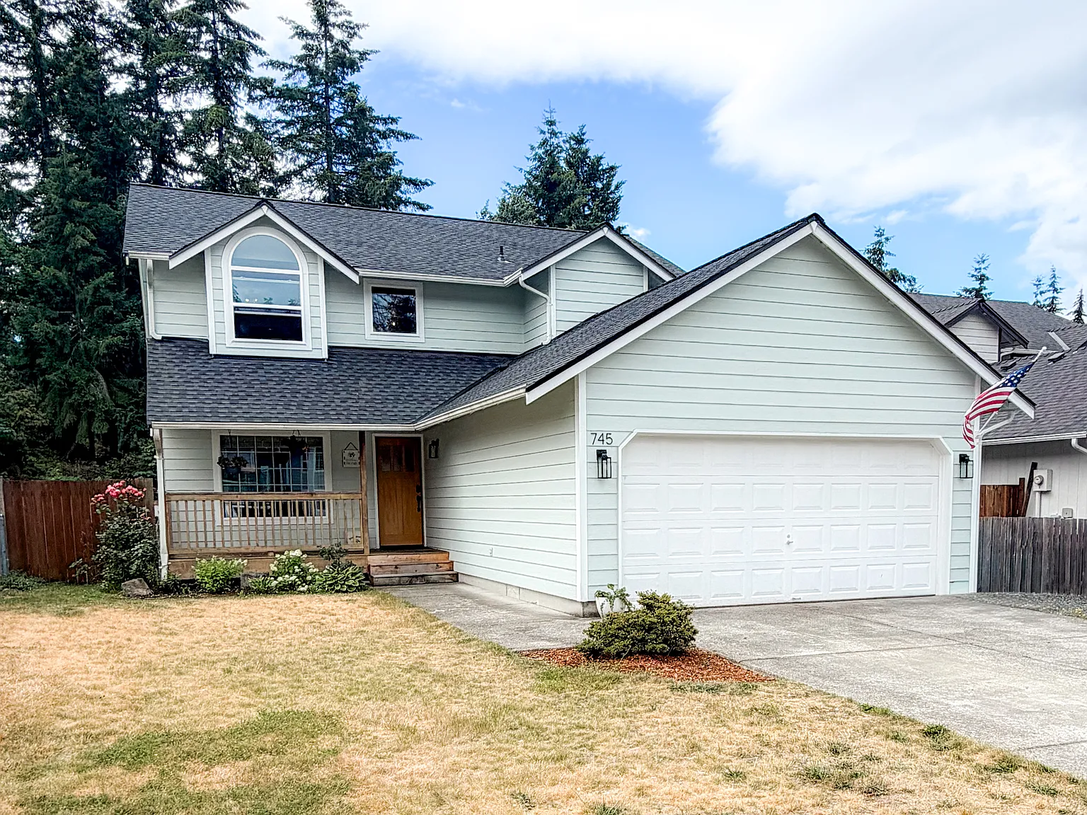 4 bed, 2.5 bath, 1917 sqft, $2,790 — Photo 1