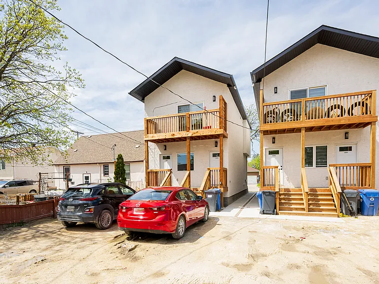 1034 A Clarence Ave — Photo 42