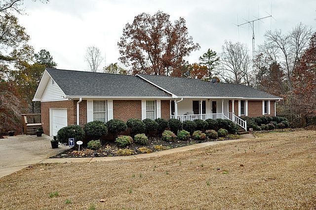 2nd image of 313 Eastcliffe Way