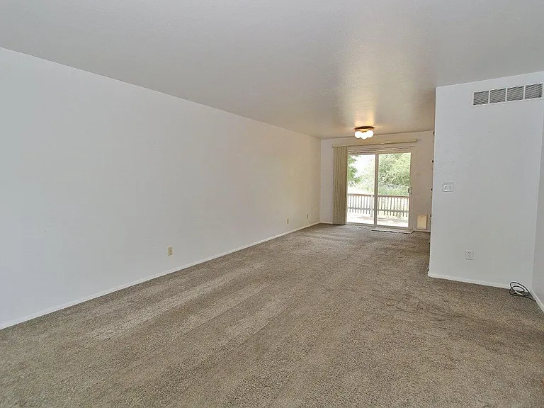 102 View Cir — Photo 5