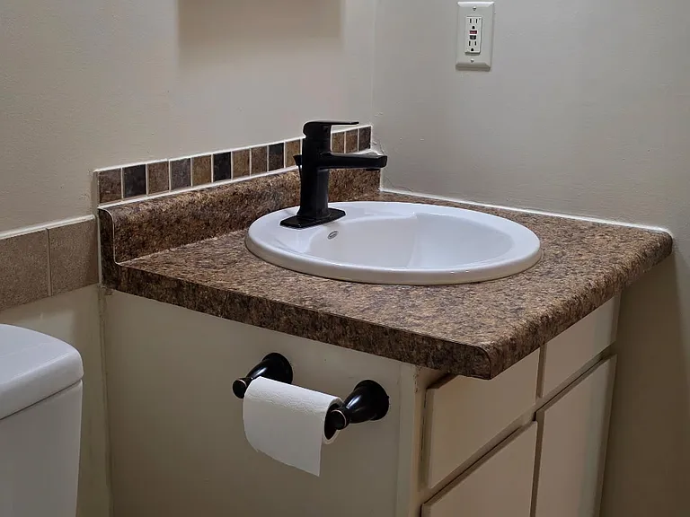 141 S Bates St #4 — Photo 16