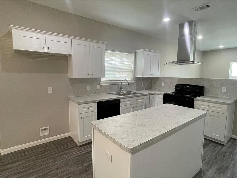 4510 Mayflower St #B — Photo 6