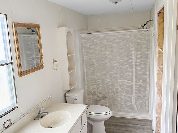5th image of 3609 E Greenway Dr