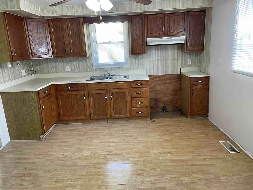 206 N. Main St., Farmland, IN — Photo 2