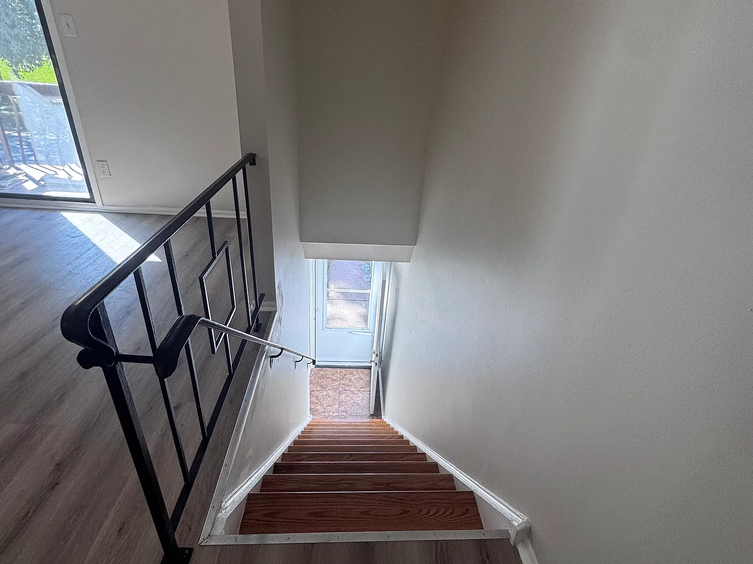2 bed, 1240 sqft, $1,800 — Photo 2
