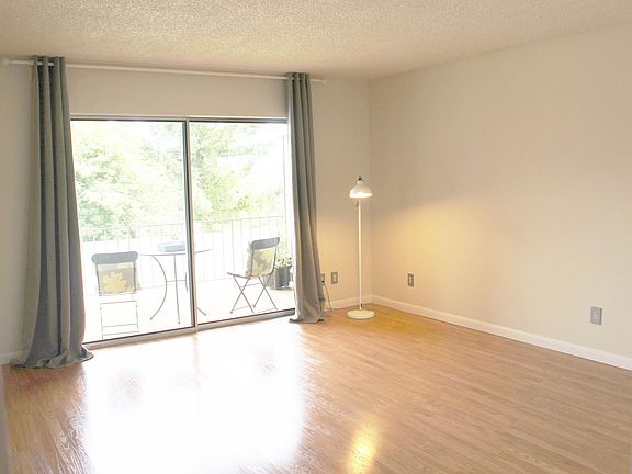 Large bedroom. 15 x 13.5