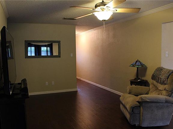 2nd image of 1621 Jackson St