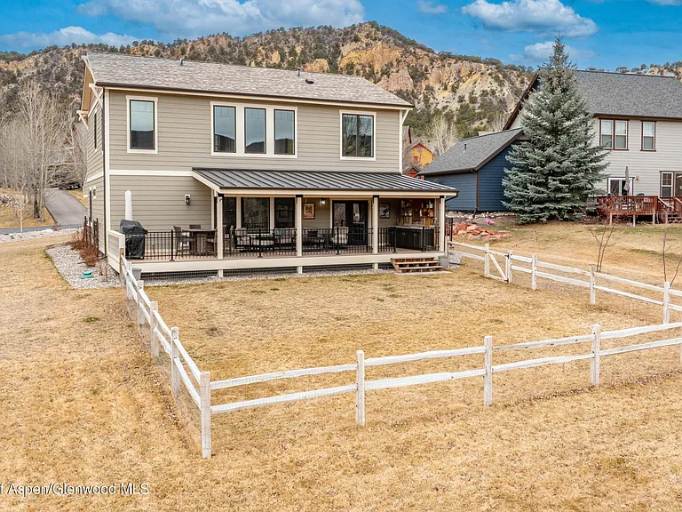 196 Silver Mountain Dr — Photo 4