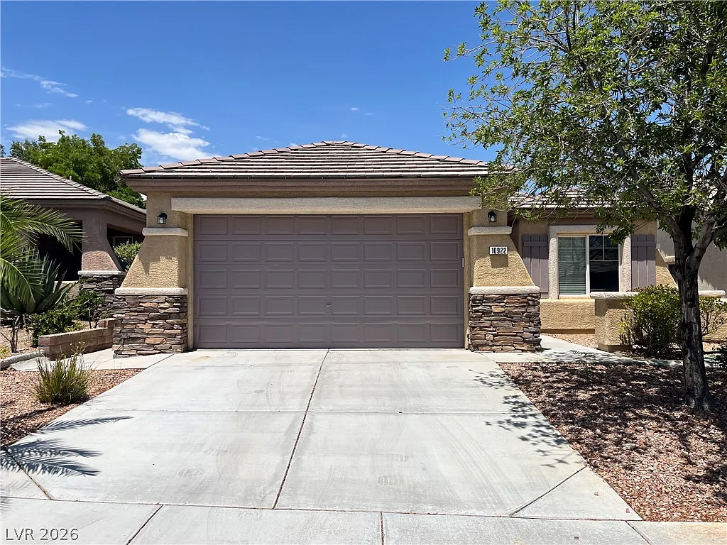 3 bed, 2.0 bath, 1885 sqft, $2,350 — Photo 2