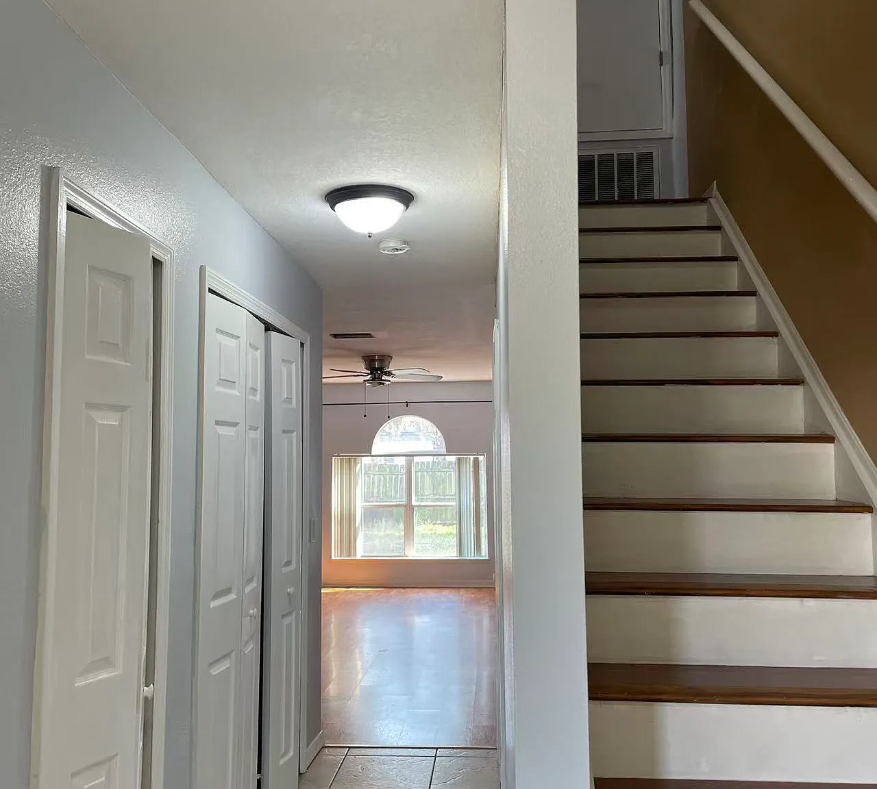 4 bed, 2.5 bath, 2352 sqft, $2,300 — Photo 2