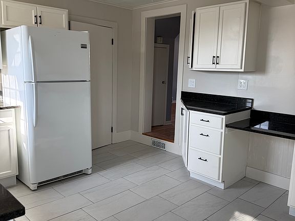 3rd image of 2127 E 12th St