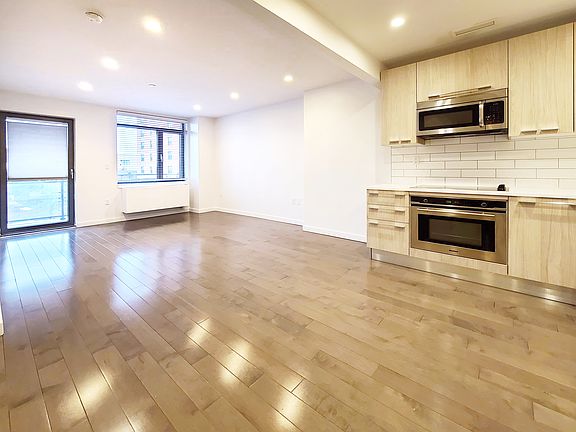 3rd image of 3040 21st St APT 304