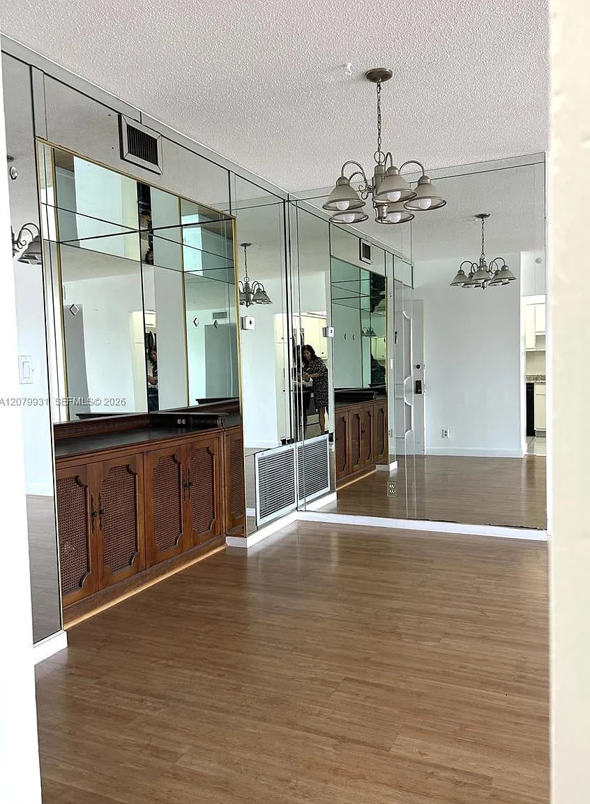 Hillcrest No 21 Condo — Photo 4