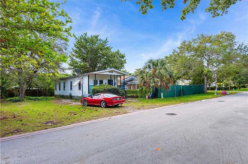 1st image of 108 Oak Ave