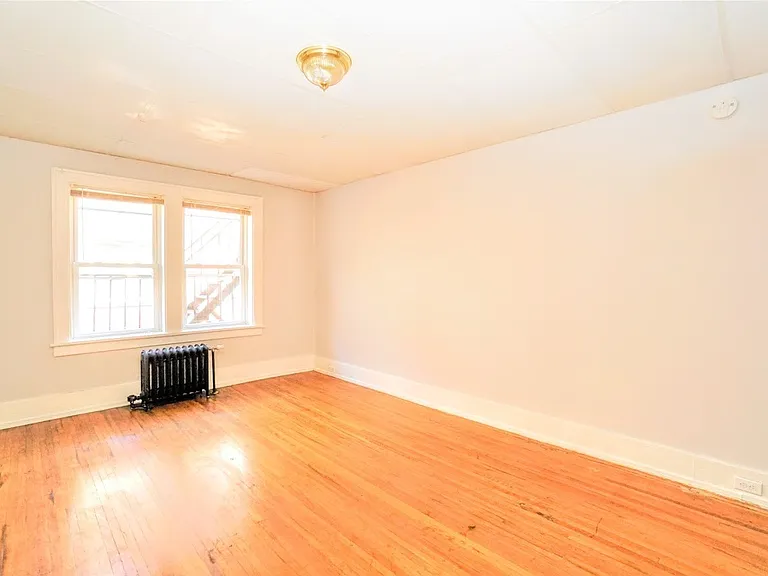 49 Troup St — Photo 17