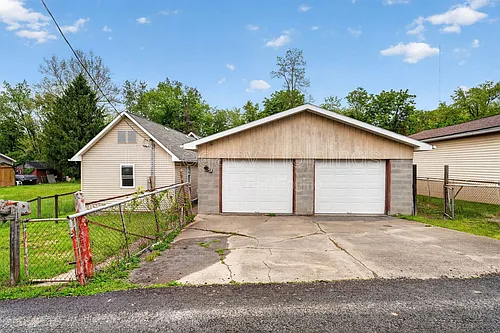 2311 Henderson Ave Photo 1
