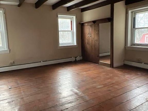 4th image of 2060 Adams Rd