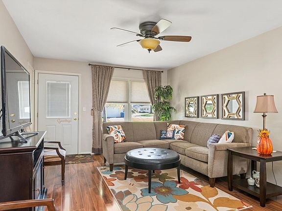 5th image of 3161-3163 5th St