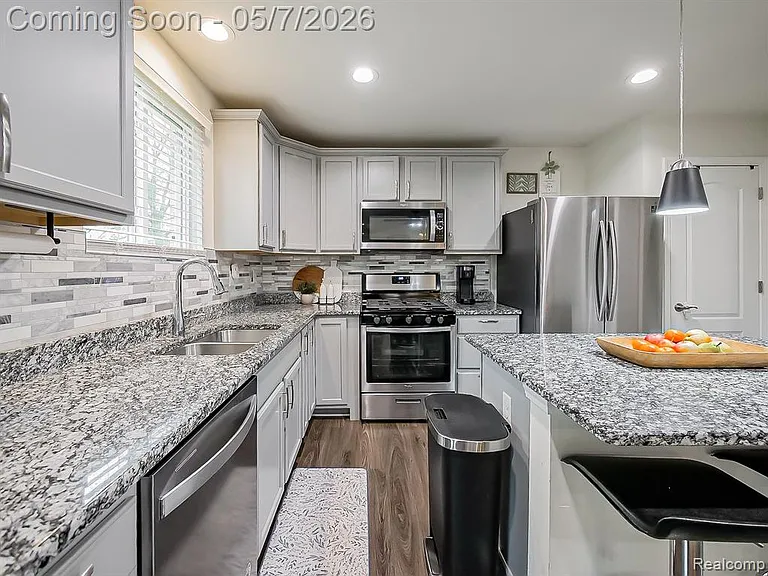 8640 Quincy Dr — Photo 6