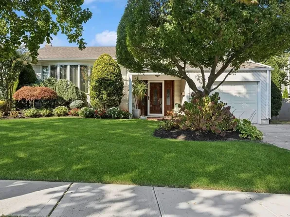 1959 Edward Lane, Merrick, NY 11566