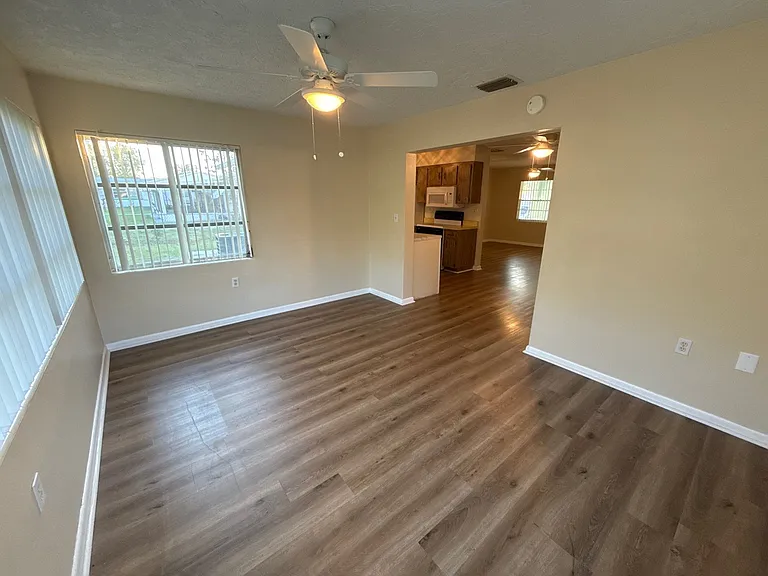 219 S Jefferson St — Photo 8