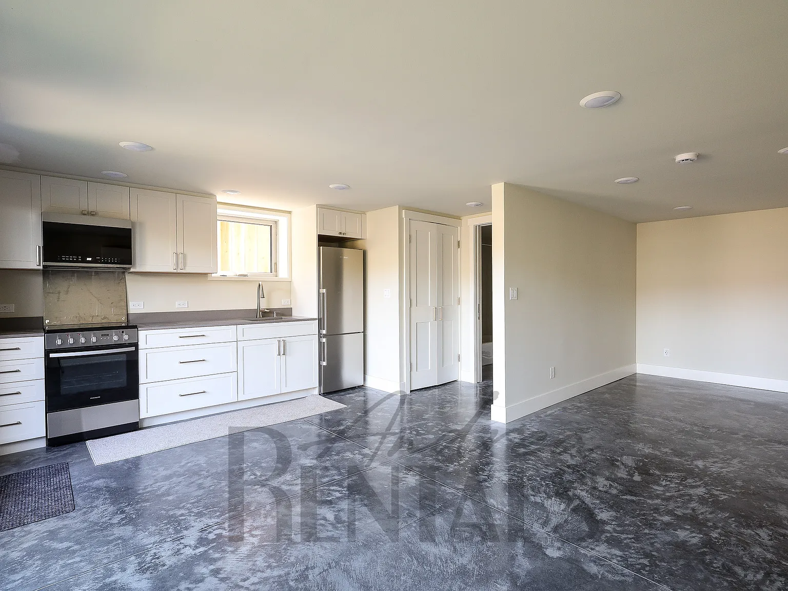 Studio, 400 sqft, $1,900 — Photo 4
