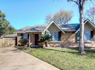 6018 Weeping Willow Rd, Houston, TX 77092
