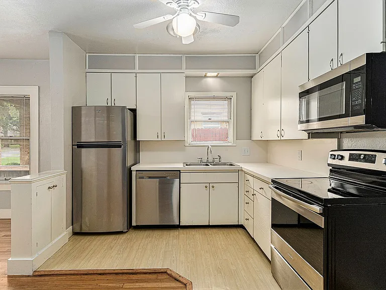 3233 Odessa Ave — Photo 12