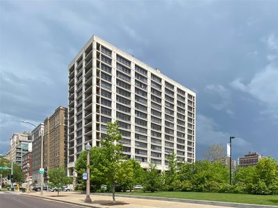 4501 Lindell Blvd APT 8J, Saint Louis, MO, 63108