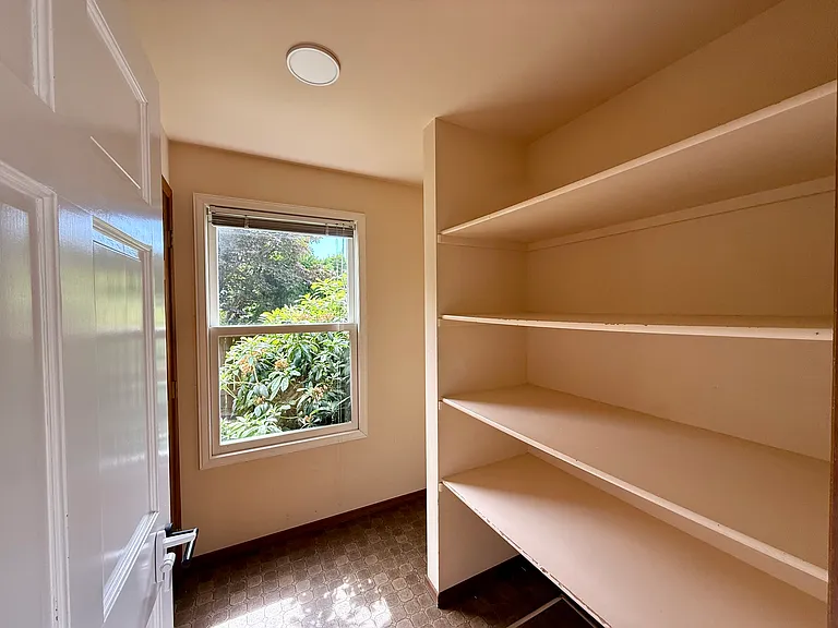 17417 SE 46th Pl — Photo 6