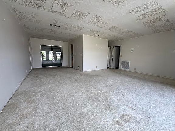 4th image of 1410 NW 48TH Place