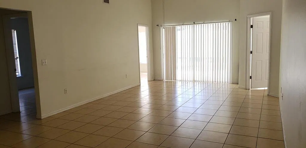 17520 Silver Creek Ct. — Photo 3